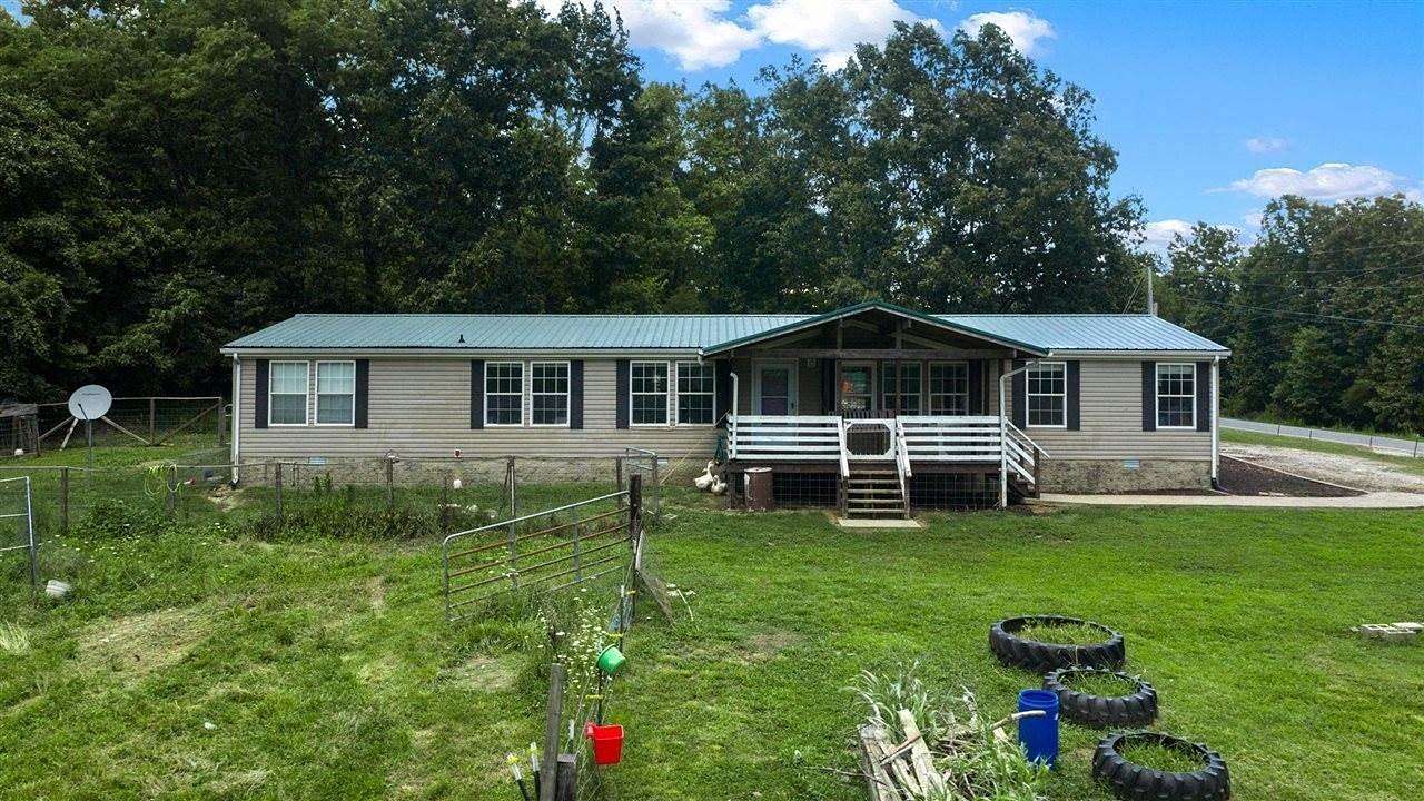 7.69 Acres of Land with Home for Sale in Bowling Green, Kentucky