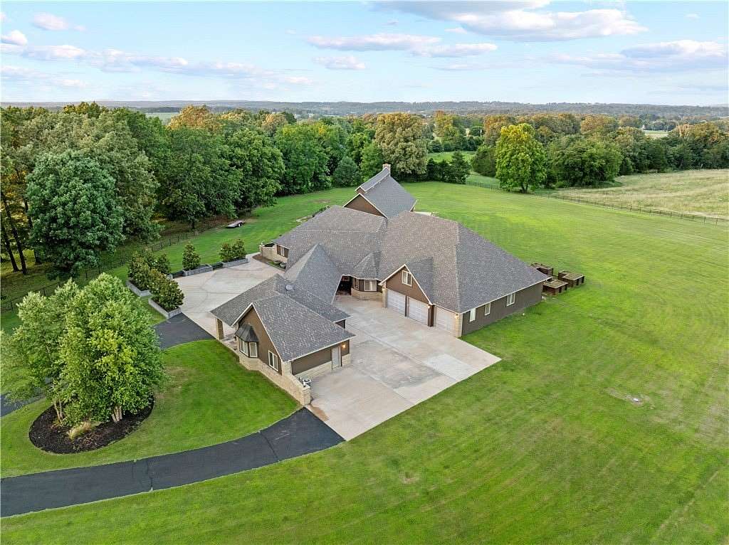 35 Acres of Recreational Land with Home for Sale in Harrison, Arkansas