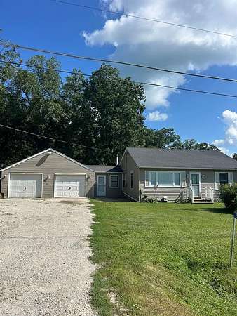 3.78 Acres of Land with Home for Sale in Fort Dodge, Iowa