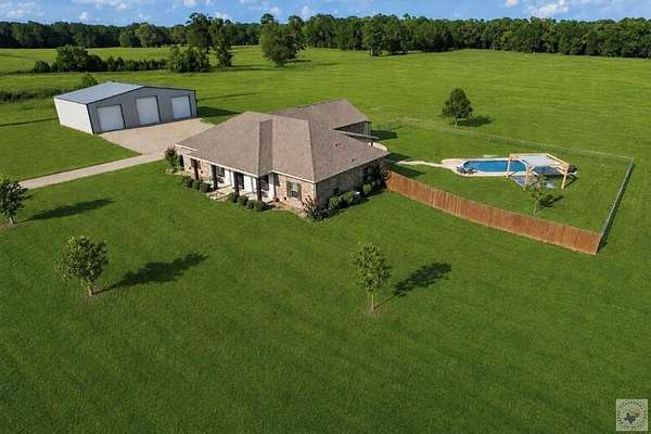 2.5 Acres of Land with Home for Sale in Hooks, Texas