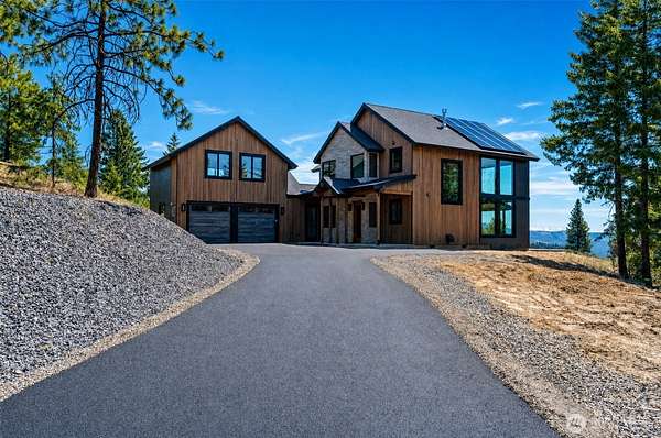 2 Acres of Land with Home for Sale in Cle Elum, Washington