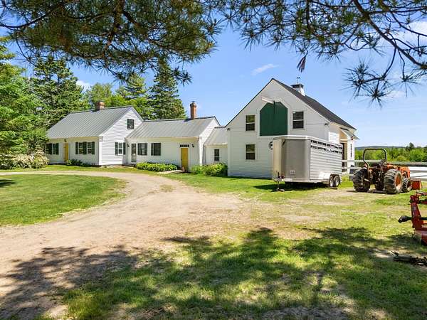 21.7 Acres of Agricultural Land with Home for Sale in Islesboro, Maine