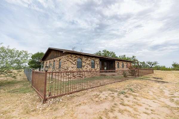 19 Acres of Land with Home for Sale in Snyder, Texas