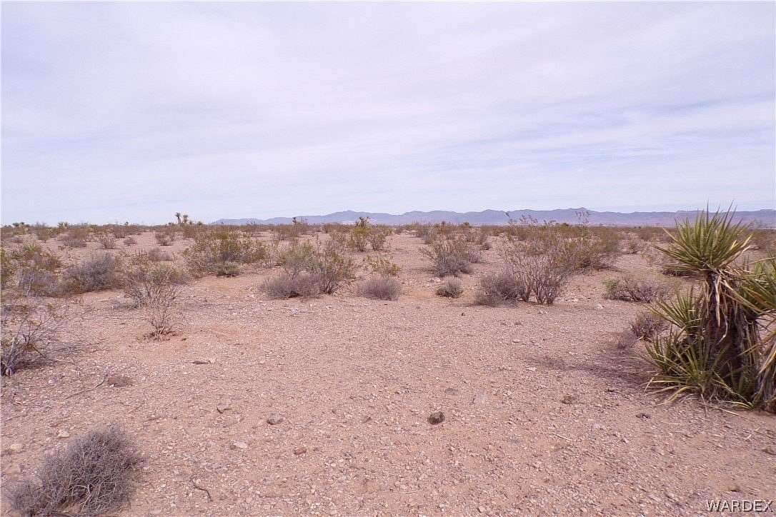 2.35 Acres of Residential Land for Sale in Golden Valley, Arizona