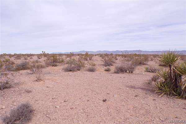 2.35 Acres of Residential Land for Sale in Golden Valley, Arizona