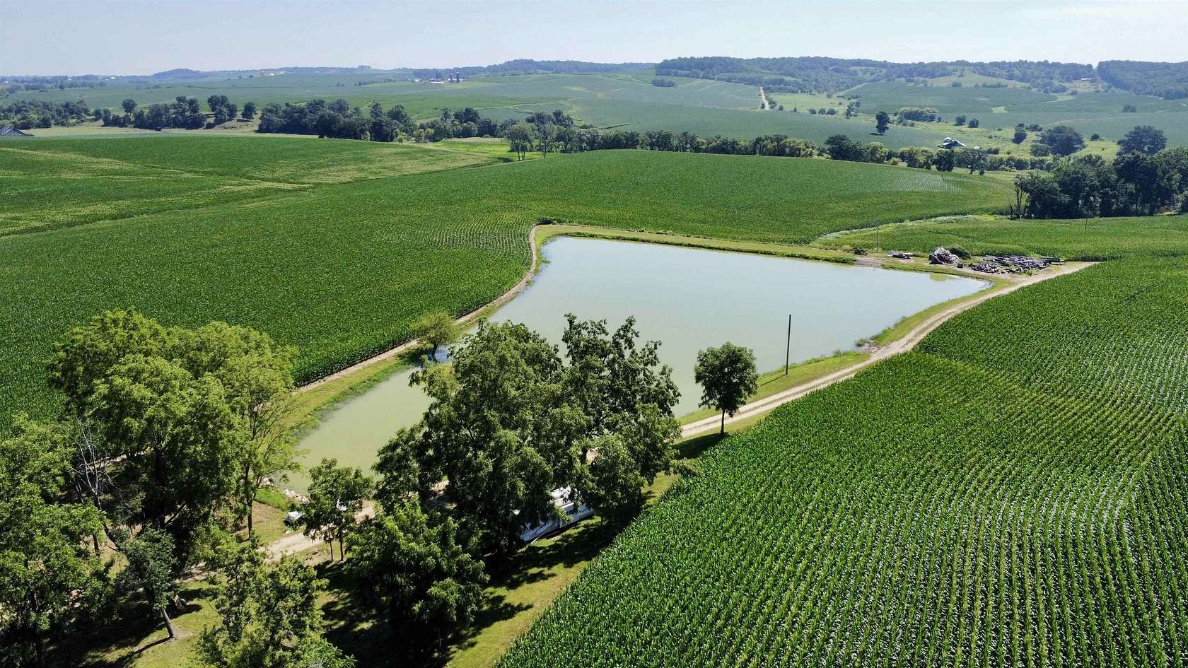250 Acres of Agricultural Land for Sale in Elizabeth, Illinois