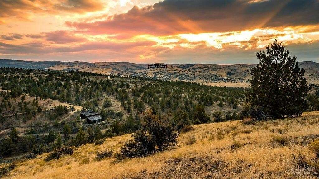 191 Acres of Recreational Land for Sale in Ashwood, Oregon