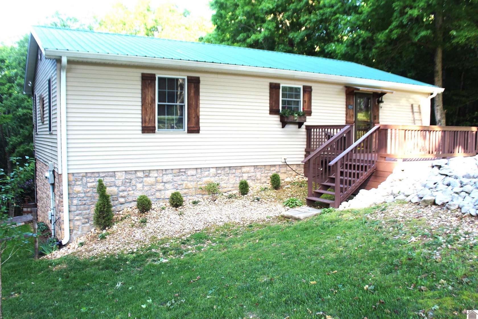 2.2 Acres of Land with Home for Sale in Eddyville, Kentucky