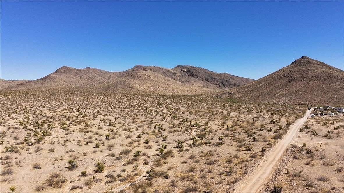 10.7 Acres of Land for Sale in Golden Valley, Arizona
