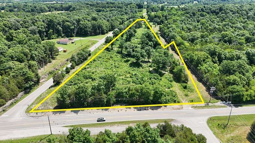 5.39 Acres of Residential Land for Auction in Christiana, Tennessee