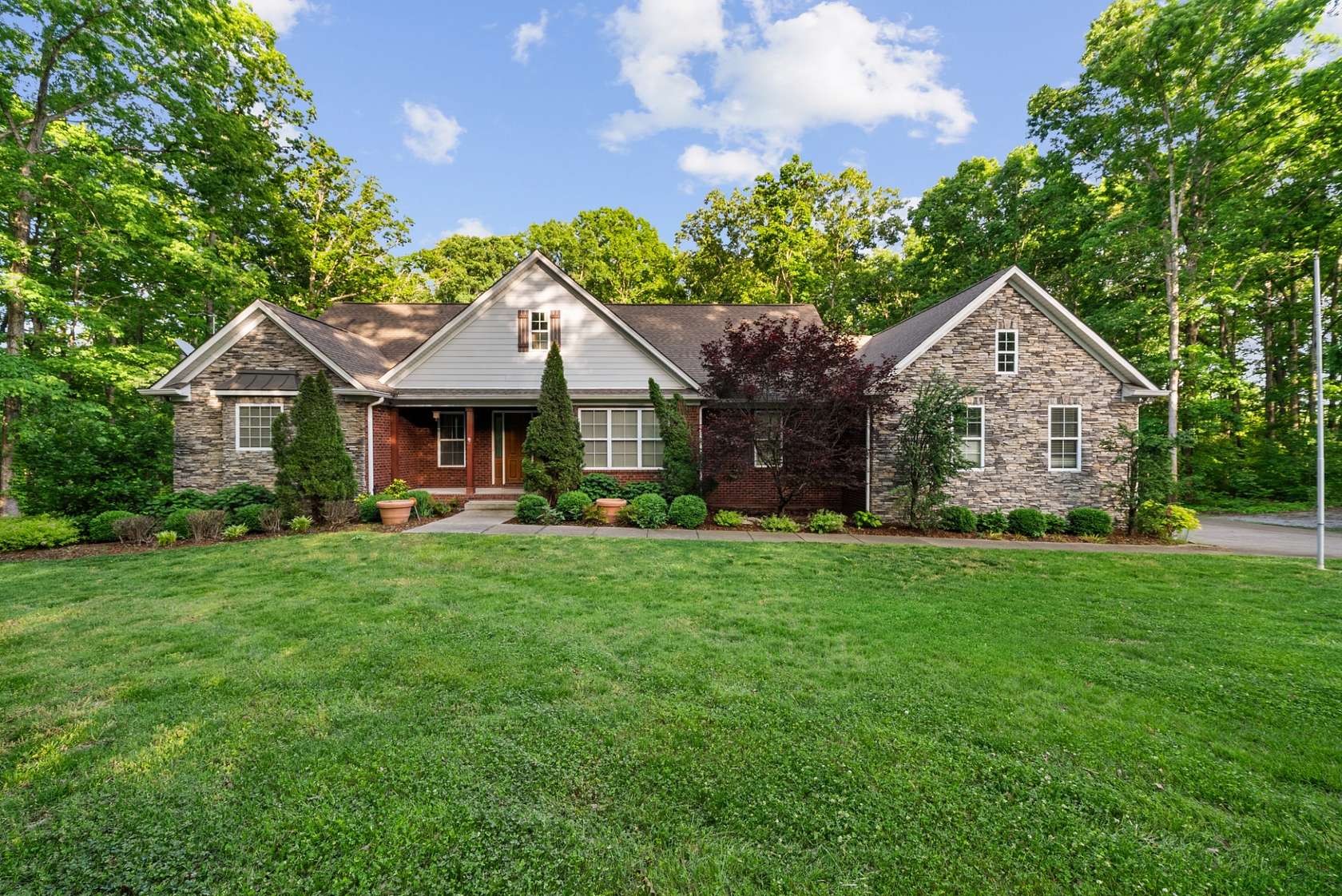 9.4 Acres of Land with Home for Sale in Franklin, Tennessee