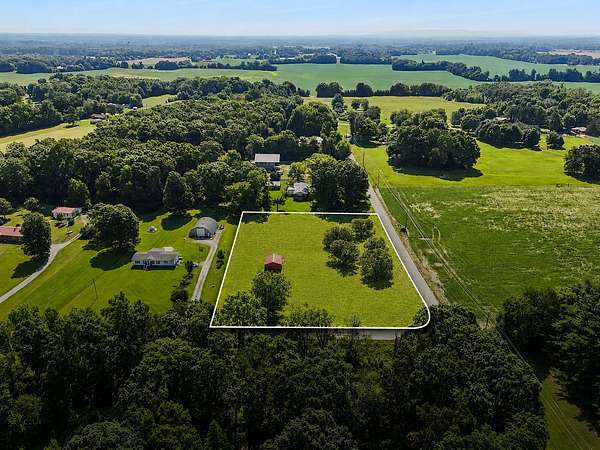2 Acres of Residential Land for Sale in Tullahoma, Tennessee