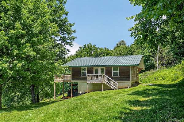 206 Acres of Land with Home for Sale in Hickman, Tennessee