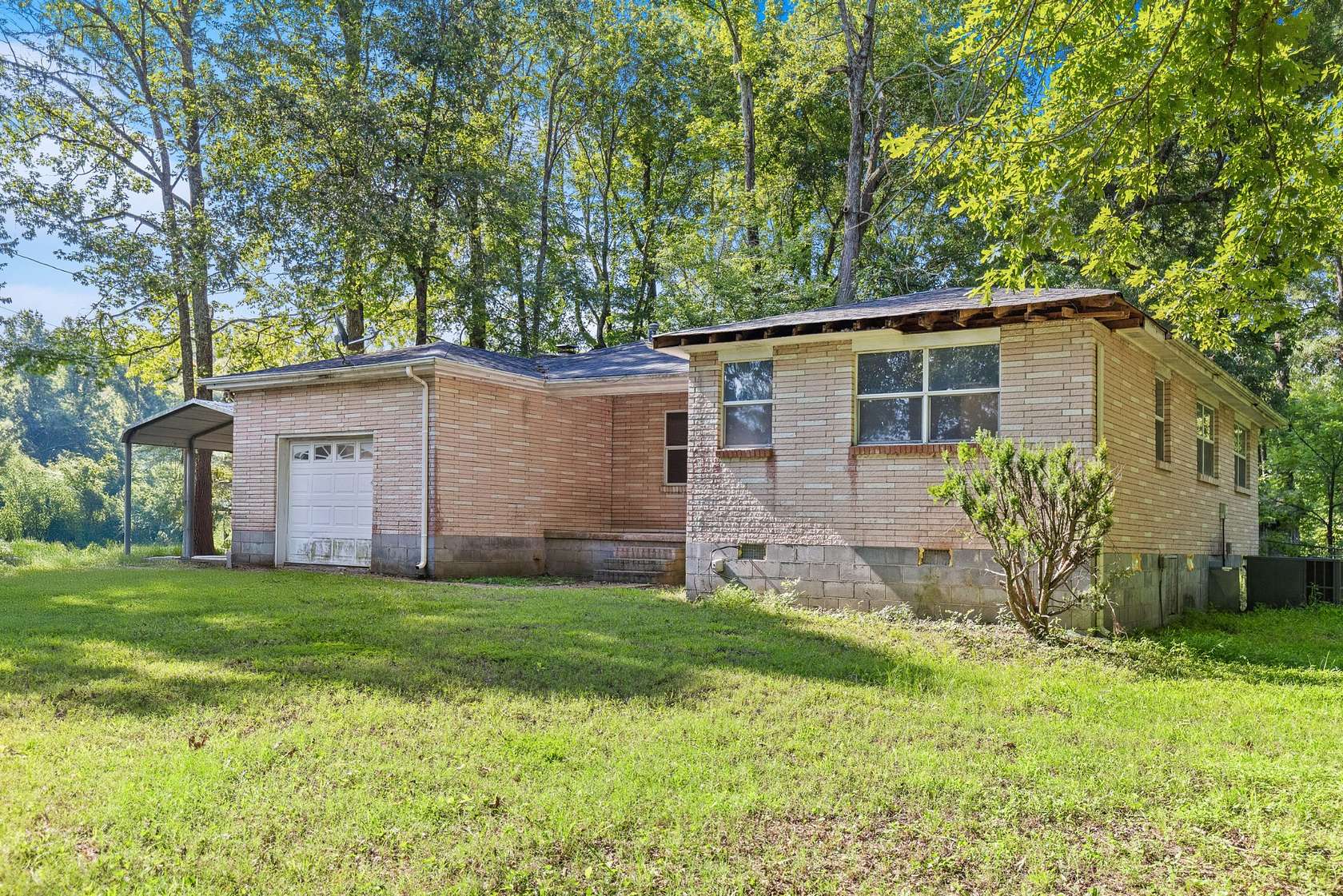 6.3 Acres of Land with Home for Auction in Pleasant View, Tennessee