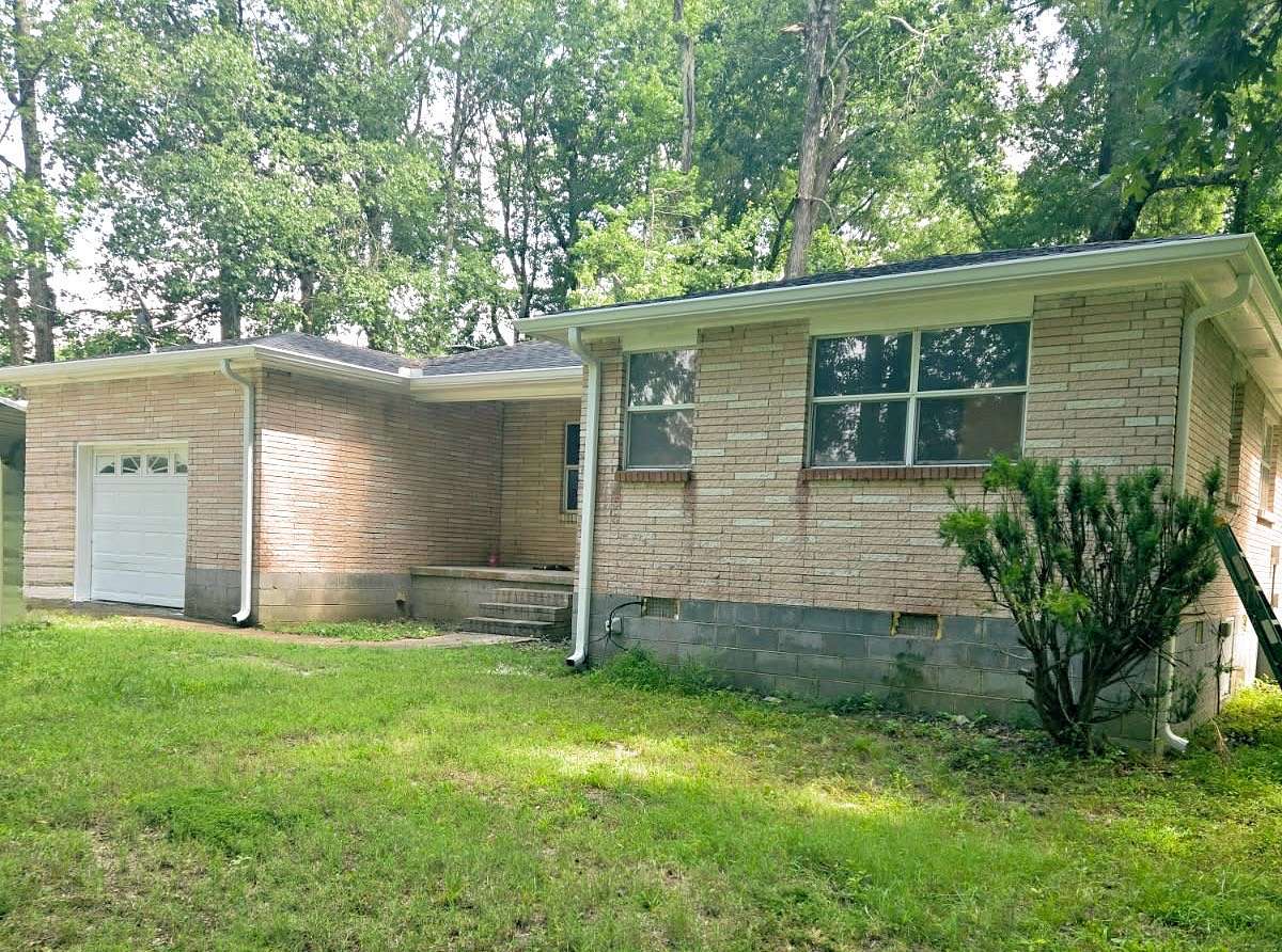 6.3 Acres of Land with Home for Auction in Pleasant View, Tennessee