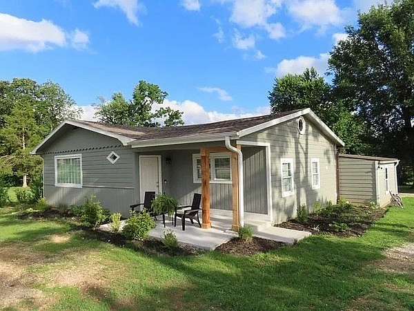 1.5 Acres of Land with Home for Lease in Rogers, Arkansas