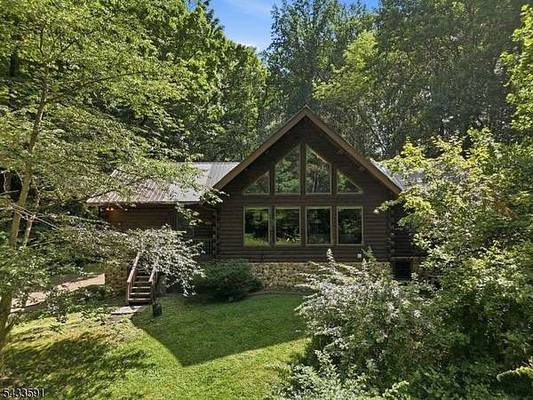 1.67 Acres of Land with Home for Sale in Allamuchy Township, New Jersey