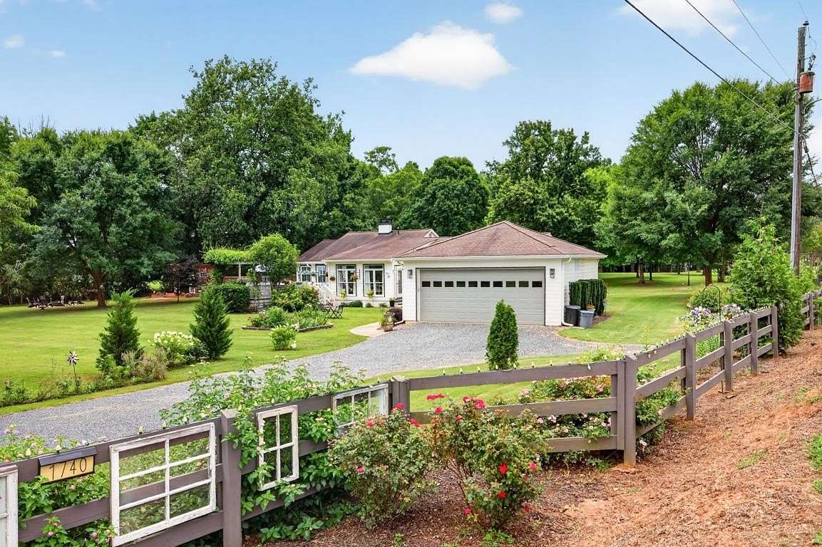 4 Acres of Land with Home for Sale in Madison, Georgia