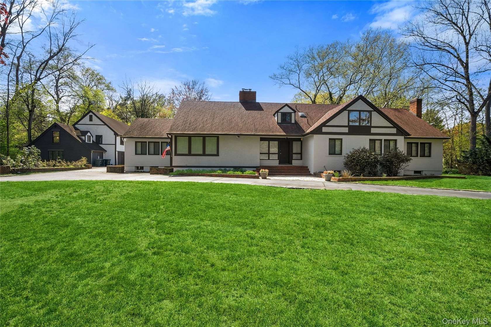 2.25 Acres of Land with Home for Lease in Locust Valley, New York