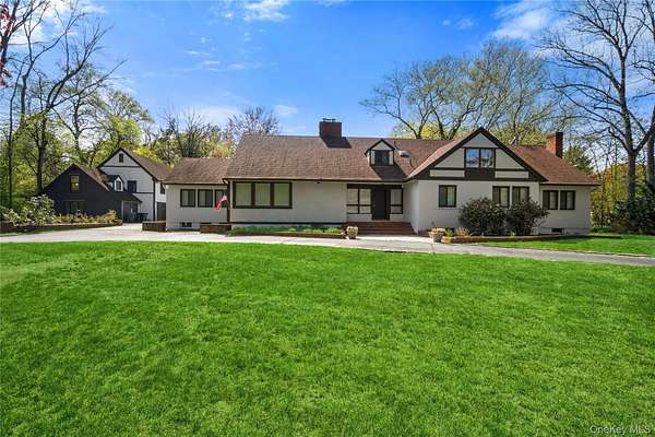 2.25 Acres of Land with Home for Lease in Locust Valley, New York