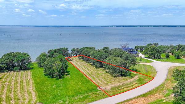 1 Acre of Residential Land for Sale in Streetman, Texas