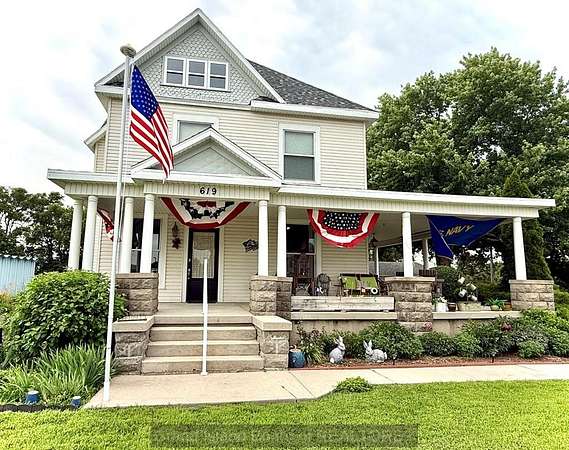 4 Acres of Land with Home for Sale in Aurora, Nebraska