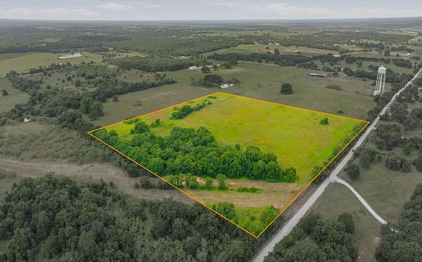 14 Acres of Land for Sale in Covington, Texas