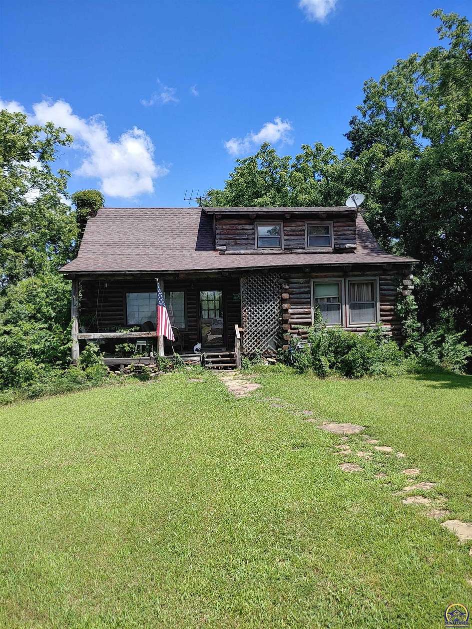 2.85 Acres of Land with Home for Sale in Oskaloosa, Kansas
