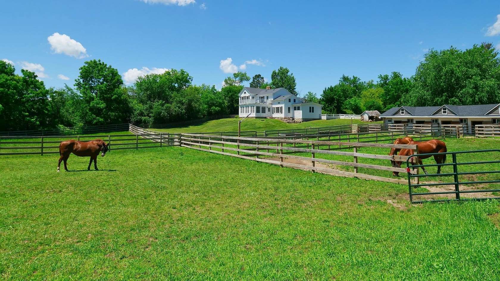 20 Acres of Agricultural Land with Home for Sale in Woodstock, Illinois