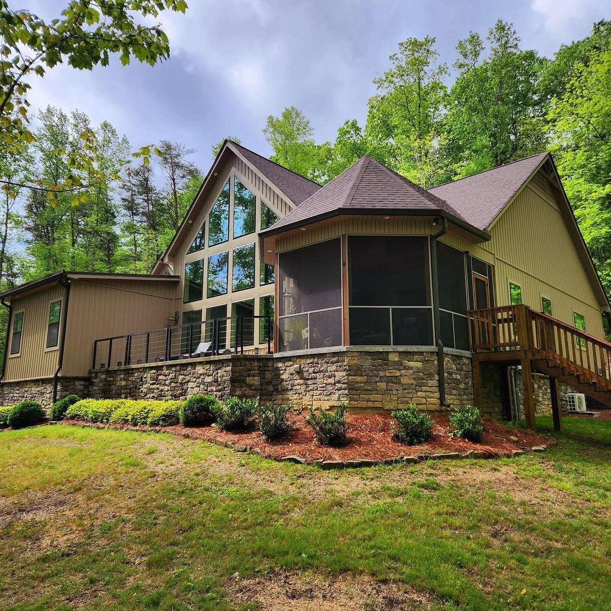 10.8 Acres of Land with Home for Sale in Signal Mountain, Tennessee