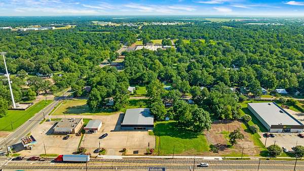 1.52 Acres of Commercial Land for Sale in Paris, Texas