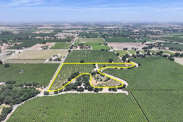 20.2 Acres of Land with Home for Sale in Lemoore, California