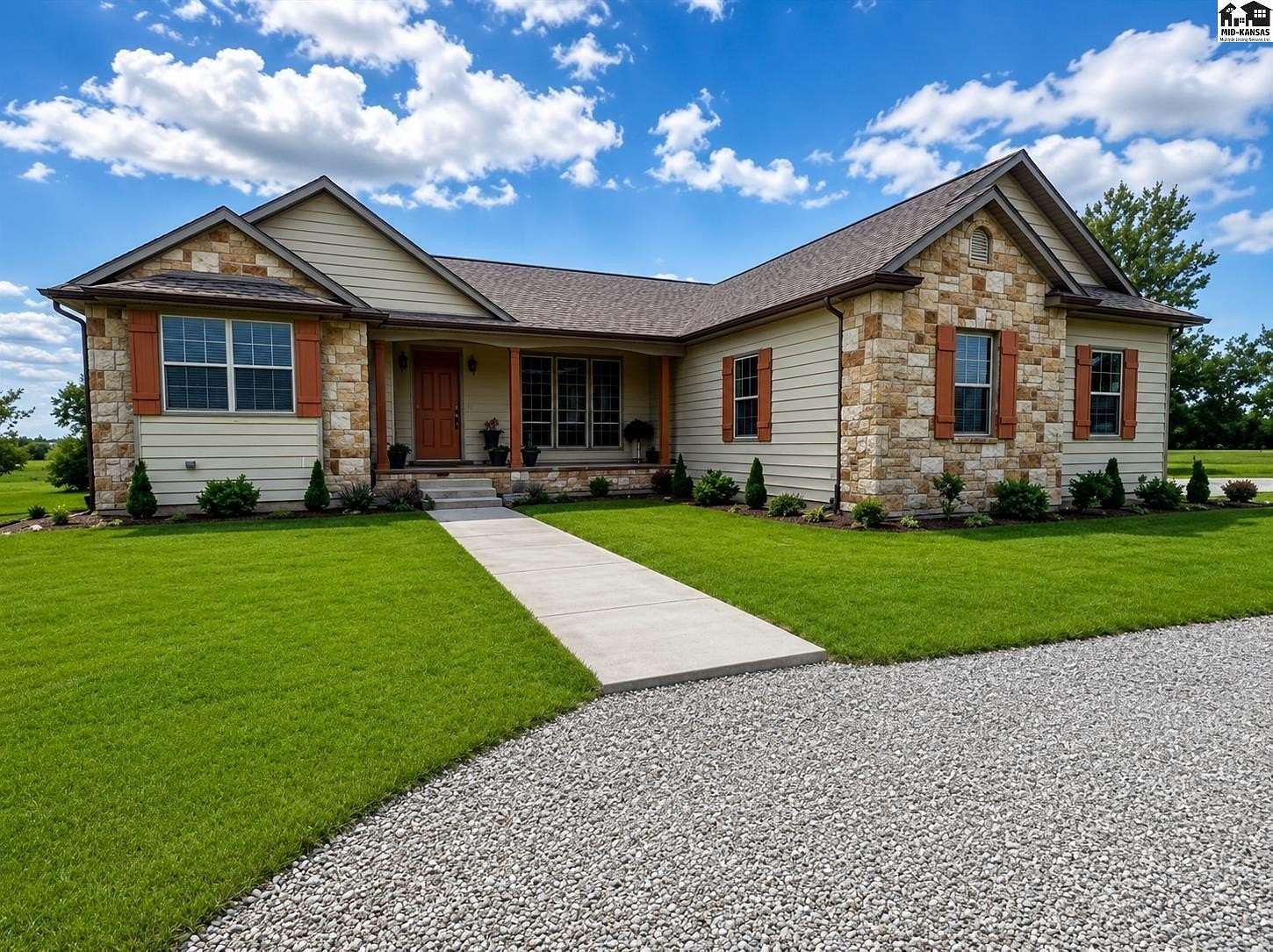 7 Acres of Land with Home for Sale in Pratt, Kansas