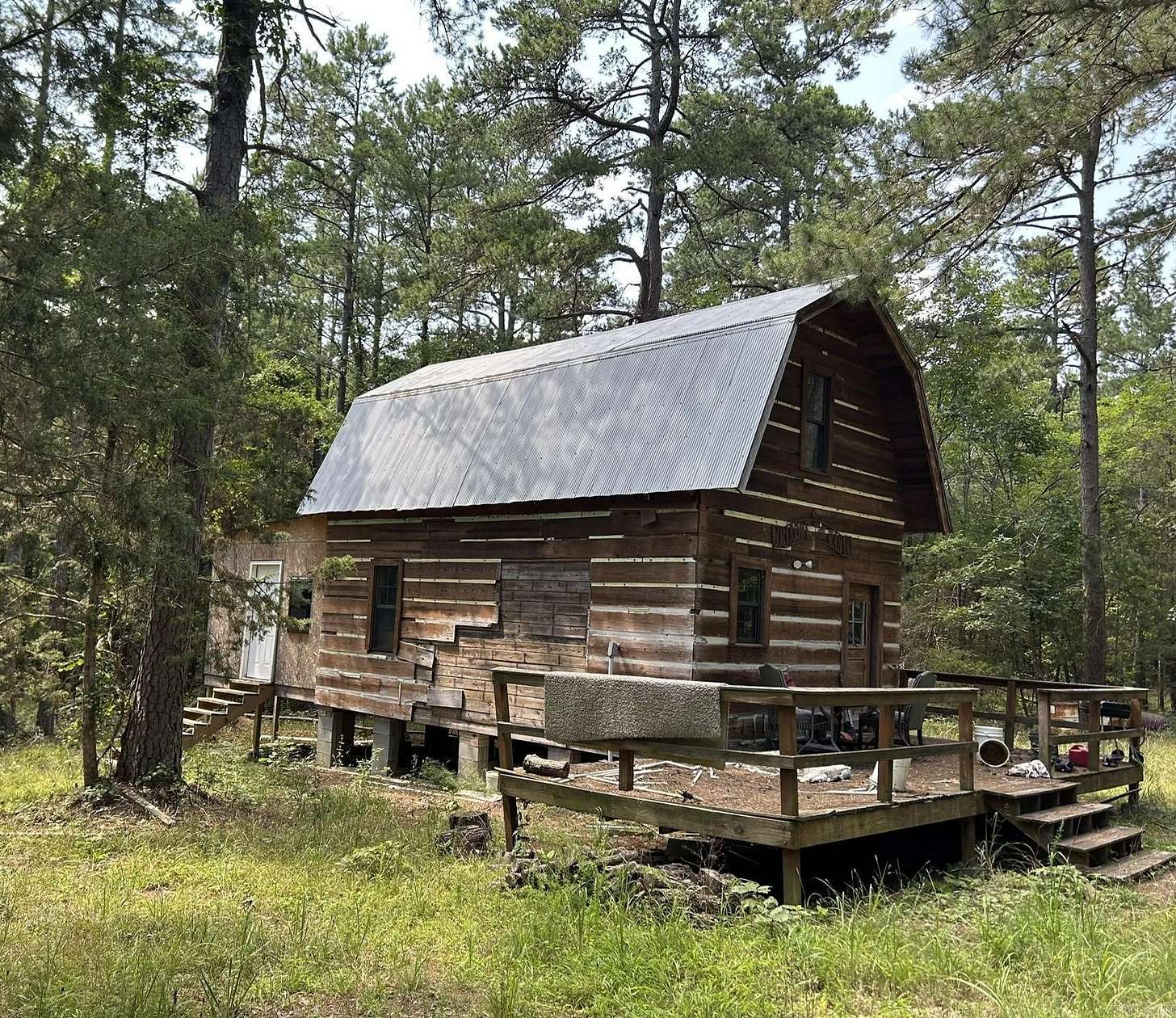 20 Acres of Recreational Land with Home for Sale in Shirley, Arkansas