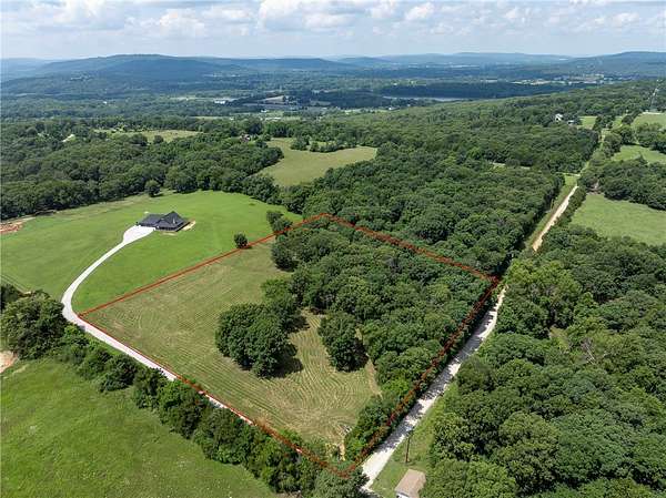 6 Acres of Residential Land for Sale in Fayetteville, Arkansas