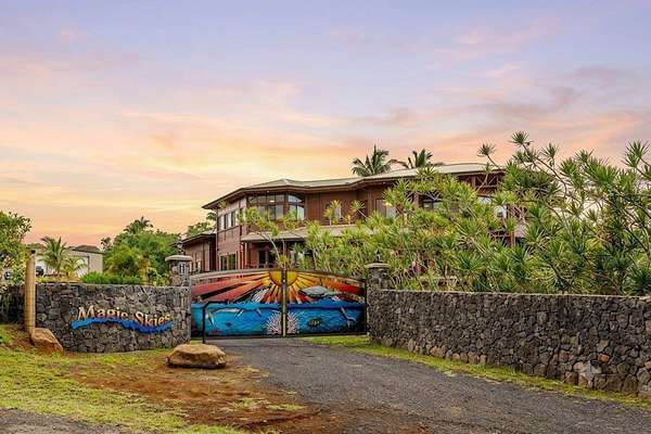 9.63 Acres of Land with Home for Sale in Hilo, Hawaii