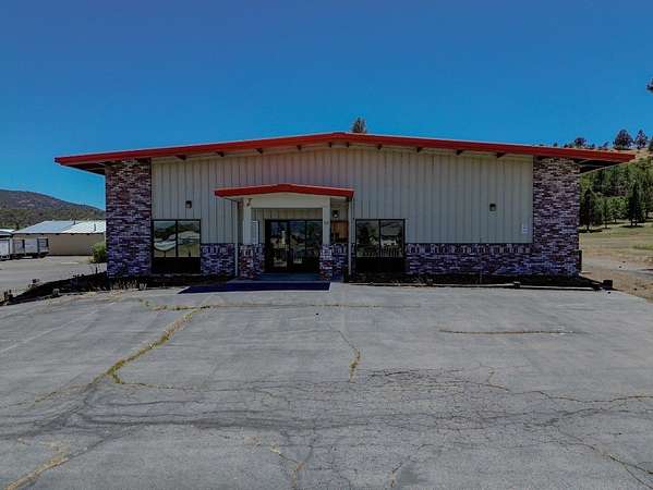 2.9 Acres of Improved Mixed-Use Land for Sale in Yreka, California