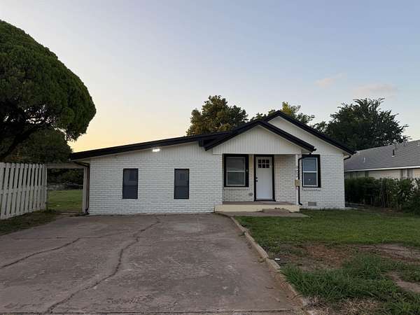 6 Acres of Land with Home for Sale in Enid, Oklahoma