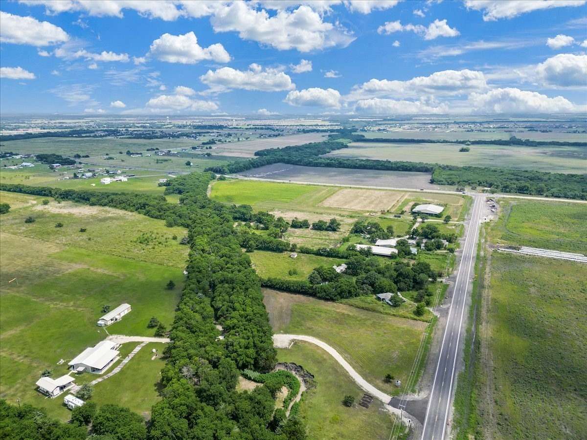 8 Acres of Land for Sale in Farmersville, Texas