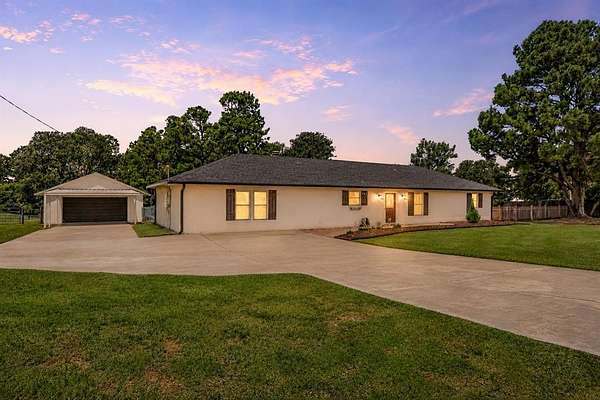 1.85 Acres of Land with Home for Sale in Choctaw, Oklahoma