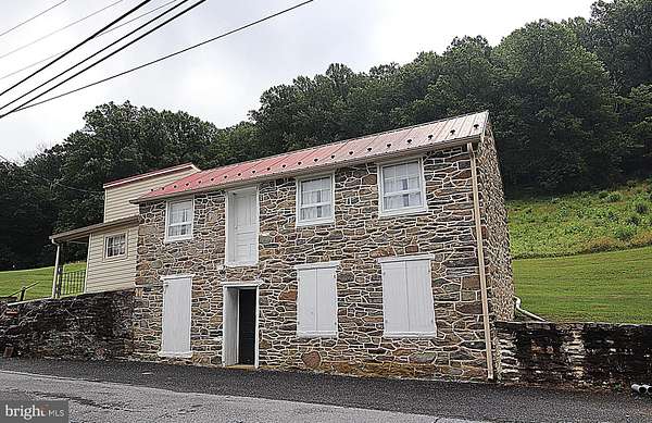 15.9 Acres of Recreational Land with Home for Sale in Knoxville, Maryland