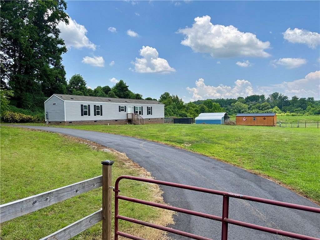 18.2 Acres of Land with Home for Sale in Anderson, South Carolina