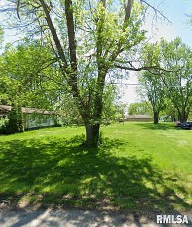1.5 Acres of Residential Land for Sale in Girard, Illinois