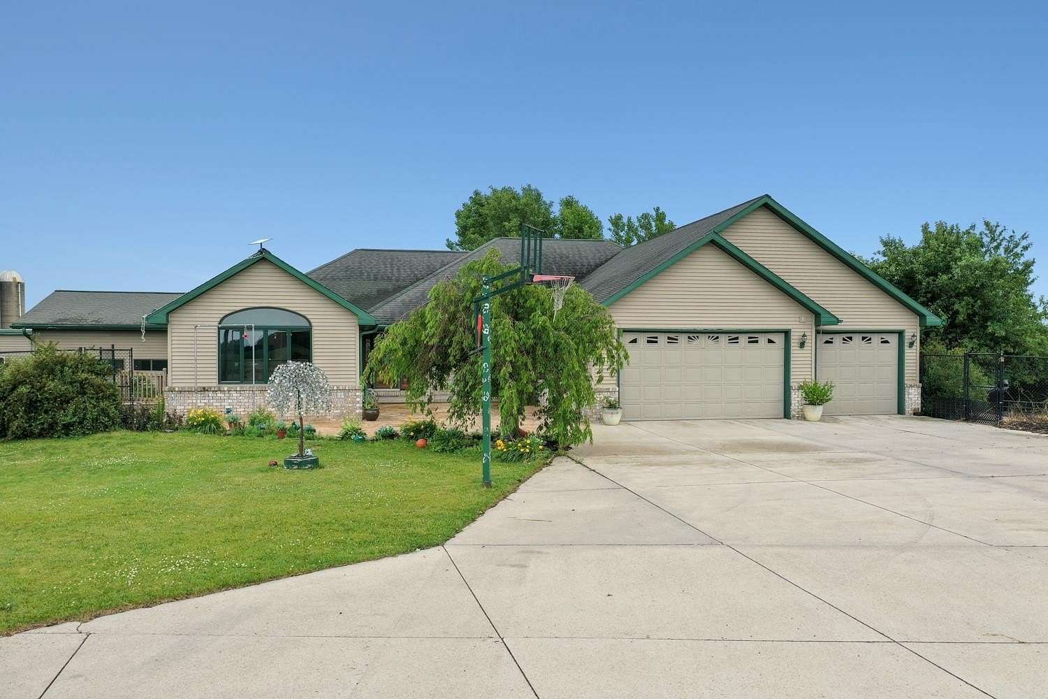 5.1 Acres of Land with Home for Sale in Reedsville, Wisconsin