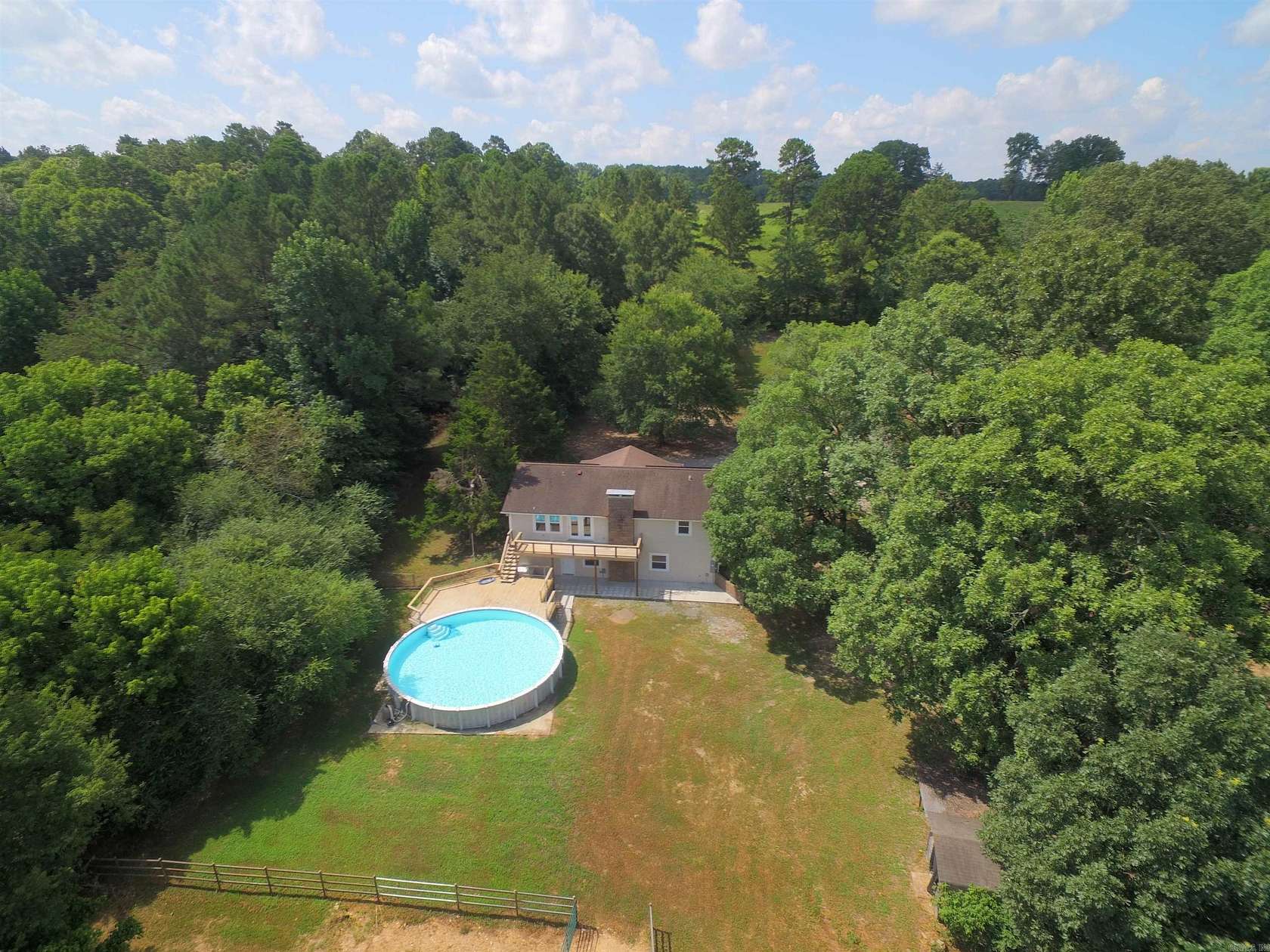 9.5 Acres of Land with Home for Sale in Pearcy, Arkansas