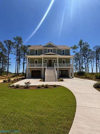2.38 Acres of Land with Home for Sale in Kilmarnock, Virginia