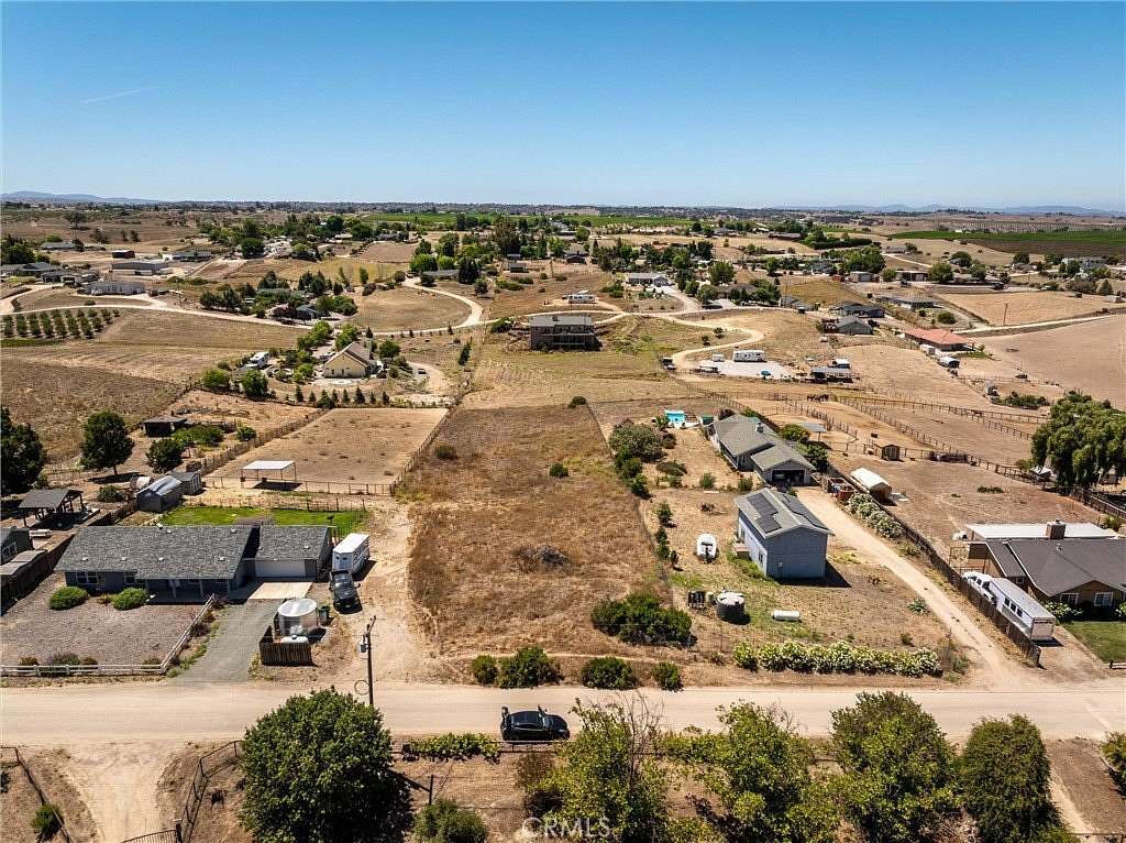 1 Acre of Land for Sale in Paso Robles, California