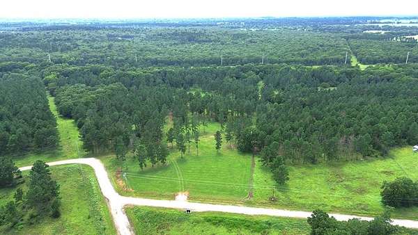 10 Acres of Land for Sale in Crockett, Texas