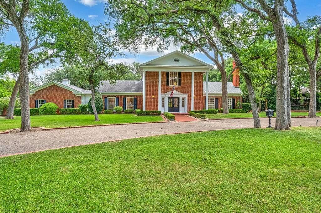 3.54 Acres of Land with Home for Sale in Waco, Texas