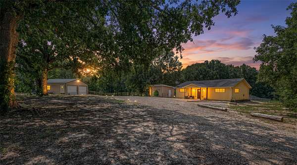 4 Acres of Land with Home for Sale in Alba, Texas